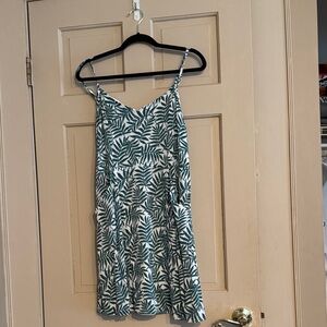41 Hawthorn Green and White Leaf Pattern Dress